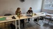 Travail en binôme dans un espace calme, propice à la pratique de la PNL.
